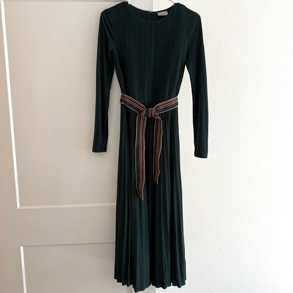 MARELLA Dresses & Skirts - MARELLA Dark Green Ribbed Dress w/ Belt